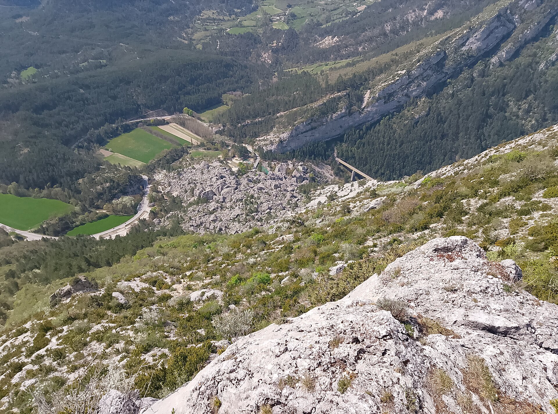 Claps de Luc et Saut de la Drôme