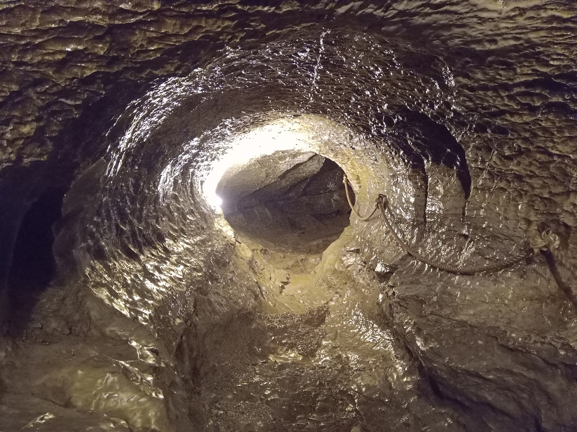 Grotte et cascade de Seythenex
