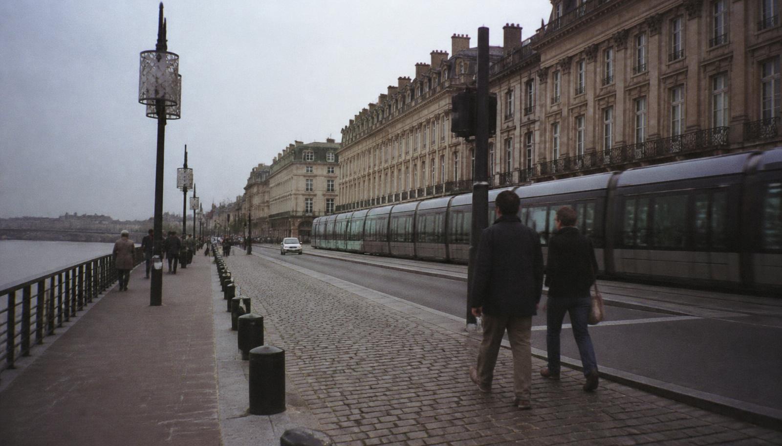 Comment rencontrer des gens à Bordeaux quand on arrive